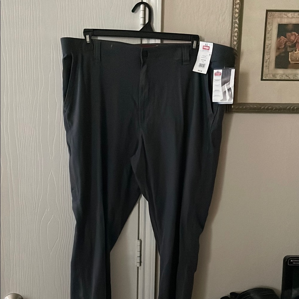 Wrangler Men's Charcoal Straight fit. 42 x 30